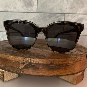 Diff Eyewear “Gia” Sunglasses